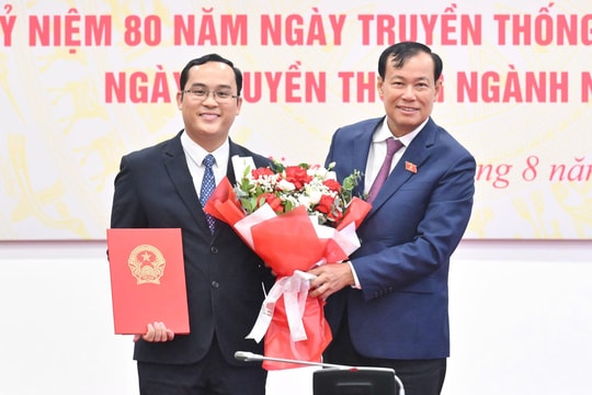 Thường trực Ủy ban Quốc phòng, An ninh và Đối ngoại tổ chức Hội nghị triển khai các Quyết định về công tác cán bộ