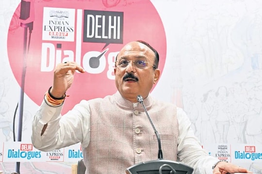 Chính quyền Delhi khởi động chương trình giải thích luật học phí mới