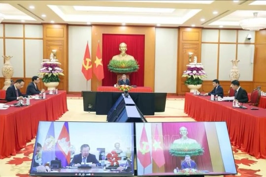 Party General Secretary holds phone talks with Cambodian People’s Party President