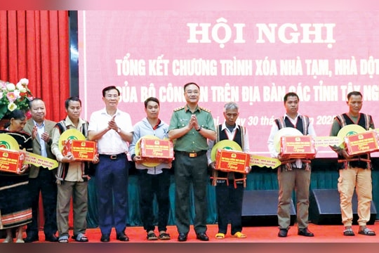 Bộ Công an hoàn thành xóa nhà tạm, nhà dột nát trên địa bàn Tây Nguyên