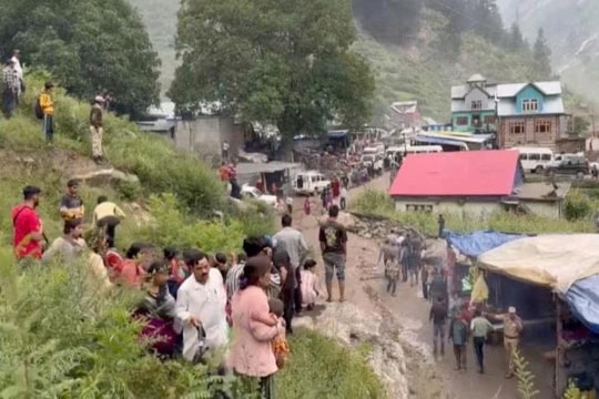 Ấn Độ: Mưa lớn bất ngờ khiến hàng chục người hành hương thiệt mạng, hơn 200 người mất tích