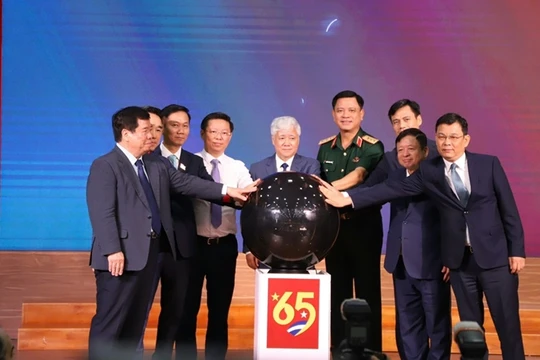 Gần 250 tỷ đồng ủng hộ sau 3 ngày - kỳ tích của mối tình thuỷ chung Việt Nam - Cuba