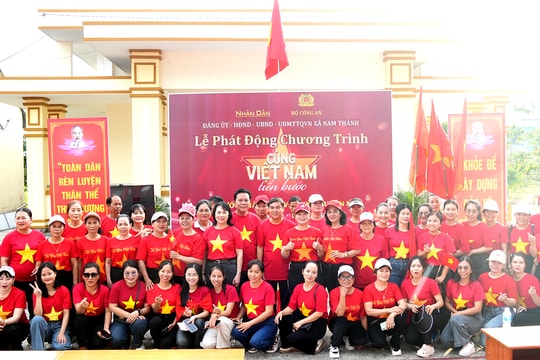 Xã Nam Thành đồng loạt đi bộ hưởng ứng chương trình "Cùng Việt Nam tiến bước"