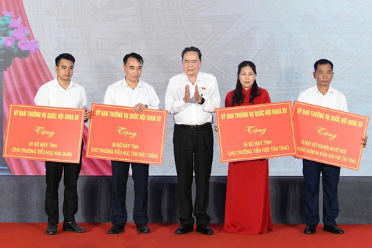 Tuyen Quang should promote revolutionary heroism in national construction, protection: Top legislator