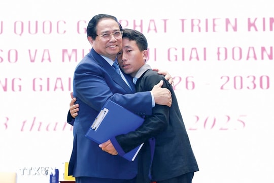 Trưởng bản Mùa A Thi - người truyền cảm hứng cho cán bộ cơ sở