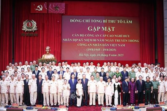 Tri ân sự cống hiến cho sự nghiệp vẻ vang của Công an nhân dân