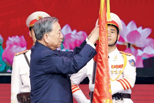 Xứng đáng là lực lượng trung thành tuyệt đối, tin cậy của Đảng, “chỉ biết còn Đảng thì còn mình”, là chỗ dựa vững chắc của Nhân dân