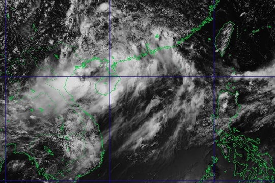 Áp thấp nhiệt đới tiến sát, cách đặc khu Bạch Long Vĩ khoảng 55km