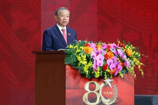 Party leader attends ceremony marking 80th anniversary of People's Public Security Forces