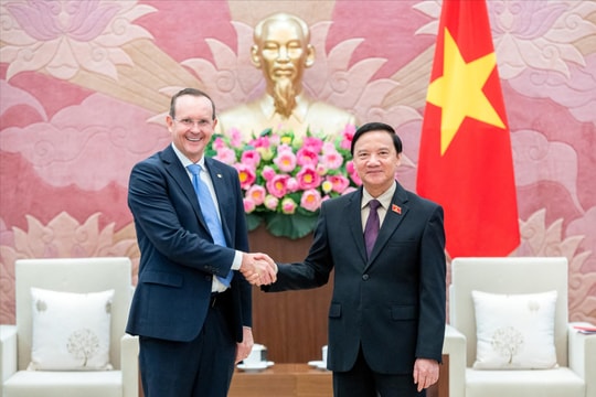 Phó Chủ tịch Quốc hội Nguyễn Khắc Định tiếp Chủ tịch Nhóm Nghị sĩ hữu nghị Brazil - Việt Nam