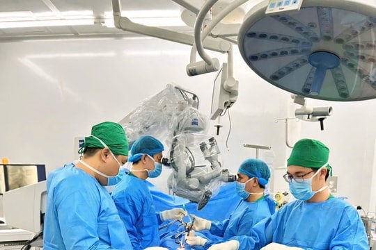 Bác sĩ Việt Nam phục hồi vận động cho thanh niên Hàn Quốc liệt tứ chi do tai nạn