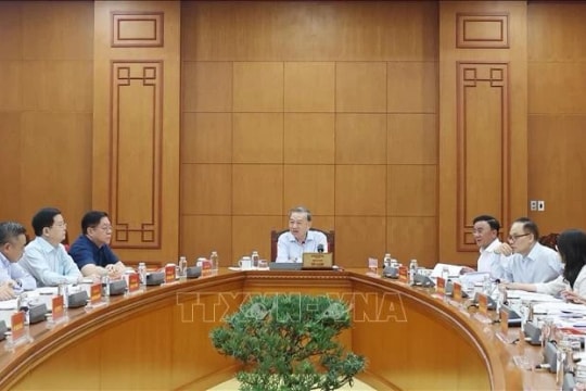 Party leader asks for concerted efforts to ensure smooth organisation of National Day anniversary