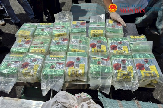 Quảng Trị: Khen thưởng Bộ đội biên phòng triệt phá thành công chuyên án ma túy xuyên quốc gia, thu giữ gần 300kg ma túy