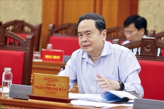 Politburo review draft documents, personnel plans ahead of provincial congresses