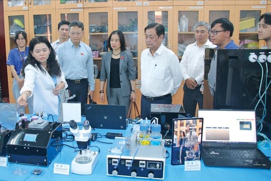 Từ lớp học đến phòng thí nghiệm, vào đời sống