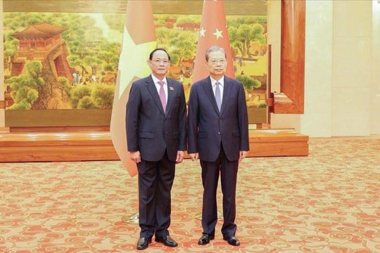 Phó Chủ tịch Quốc hội Trần Quang Phương hội kiến Ủy viên trưởng Nhân đại toàn quốc Trung Quốc Triệu Lạc Tế