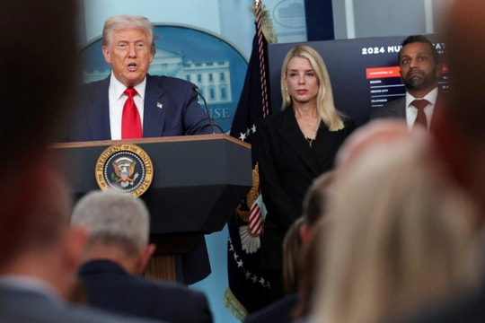 Mỹ phát tín hiệu “rút lui”, châu Âu lo ngại trách nhiệm bảo đảm an ninh cho Ukraine