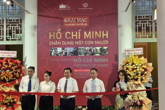Trưng bày 80 tác phẩm về “Hồ Chí Minh - Chân dung một con người”