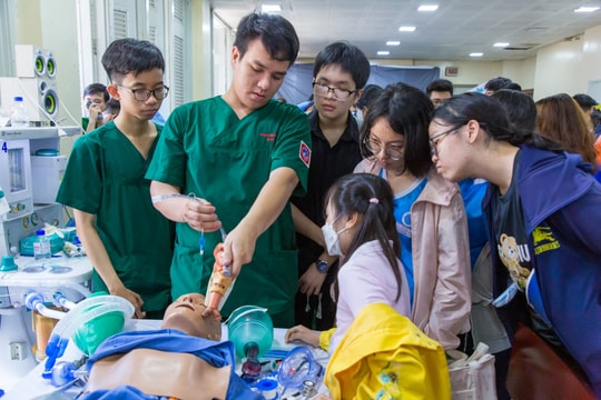 Trường Đại học Y Dược Thành phố Hồ Chí Minh và Đại học Y khoa Phạm Ngọc Thạch công bố điểm chuẩn năm 2025