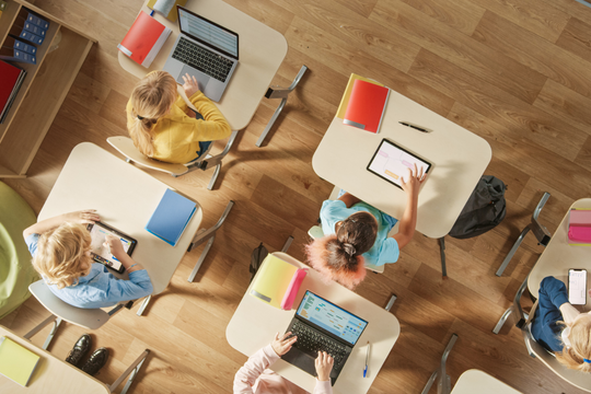 Đừng giao phó giáo dục cho AI