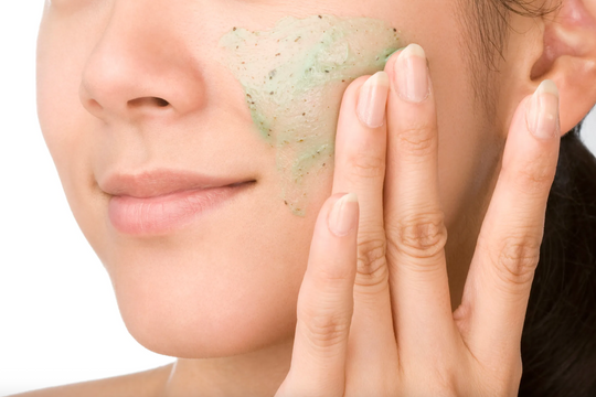 Thu hồi sữa rửa mặt hạt mơ Episode BM Beaumore chứa chất không có trong thành phần công bố