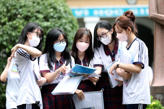 Trường Đại học Ngoại ngữ – Tin học TP. Hồ Chí Minh và Trường Đại học Gia Định công bố điểm chuẩn đại học 2025