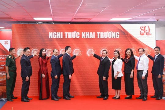 Khai trương Trung tâm báo chí và Họp báo về Triển lãm thành tựu Đất nước