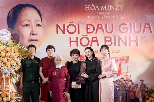 Ca sĩ Hòa Minzy ra mắt video âm nhạc “Nỗi đau giữa hòa bình”, tri ân Mẹ Việt Nam anh hùng