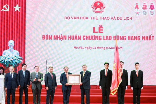 Đưa Văn hóa Việt Nam phát triển xứng tầm, để đất nước ta mạnh giàu, dân tộc ta trường tồn