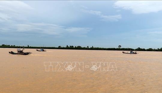 Ứng phó bão số 5: Tám tỉnh, thành phố đã thực hiện lệnh cấm biển