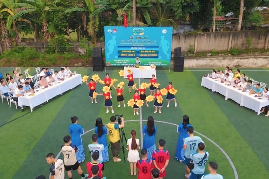 Chung một Bích Hào 2025: Hơn 65 triệu đồng nâng bước học sinh nghèo