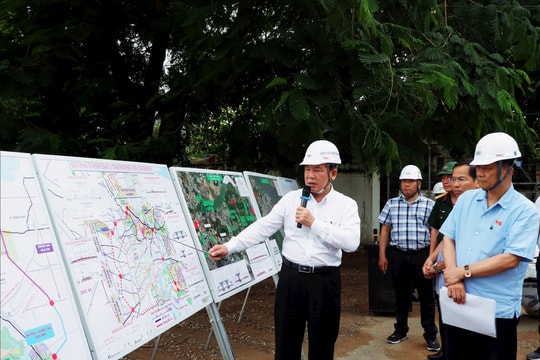 Phó Chủ tịch Quốc hội Vũ Hồng Thanh khảo sát một số công trình, dự án tại TP. Hồ Chí Minh