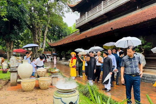 Giới thiệu “Tình đất và gốm” Bát Tràng tại Văn Miếu - Quốc Tử Giám