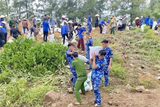 Emergency measures underway as Typhoon Kajiki heads to central coast