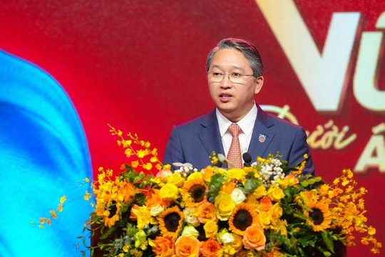 Đằng sau mỗi dự án luật là những buổi làm việc thâu đêm, xuyên lễ của “người Tư pháp”