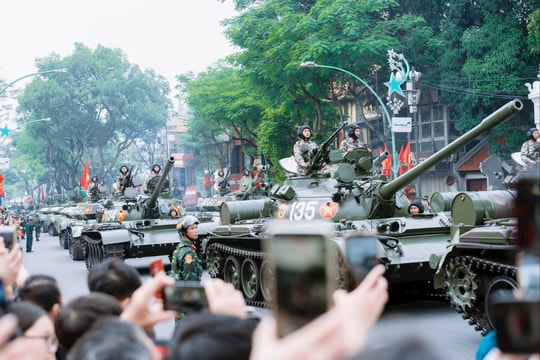 Tổng hợp luyện diễu binh lần 2: Sức mạnh quân dân hội tụ