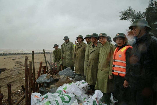Bộ Công an tăng cường lực lượng ứng phó khẩn cấp bão số 5 (Kajiki)