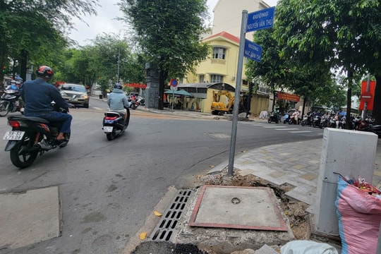 TP. Hồ Chí Minh: Yêu cầu khắc phục tình trạng thi công cải tạo vỉa hè gây mất an toàn giao thông và mỹ quan đô thị