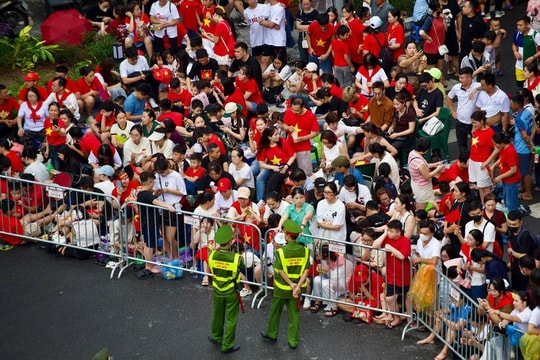 Hà Nội phân luồng giao thông, cấm đường từ từ 22h ngày 29/8 phục vụ Tổng duyệt A80