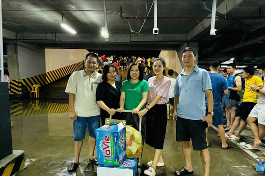 50 cán bộ, chiến sĩ của Lữ đoàn Đặc công hỗ trợ dân trong đêm