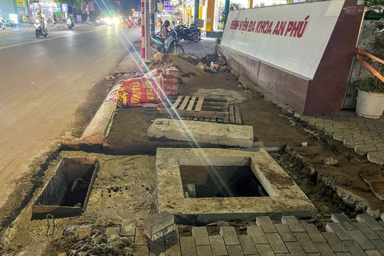 TP. Hồ Chí Minh: Ẩn hoạ từ những miệng cống trên đường 22 Tháng 12