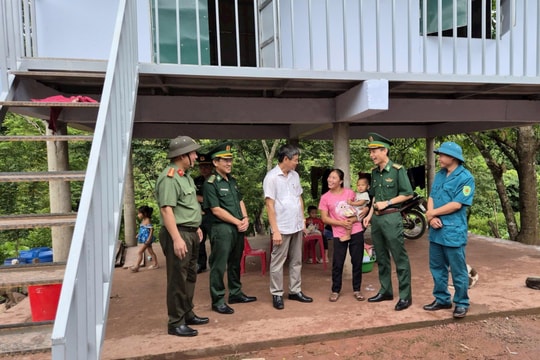 100 hộ nghèo đồng bào dân tộc thiểu số ở Quảng Trị nhận nhà mới