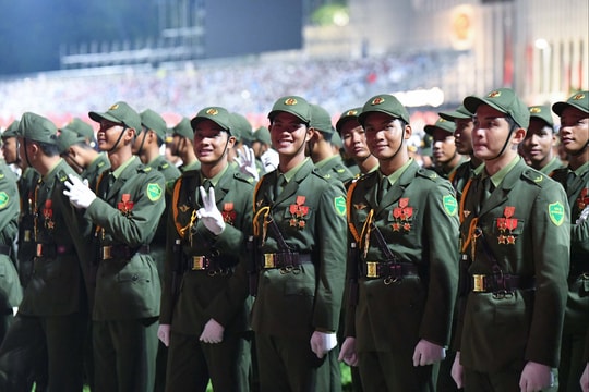 Nhìn lại những hình ảnh ấn tượng trong đêm sơ duyệt A80