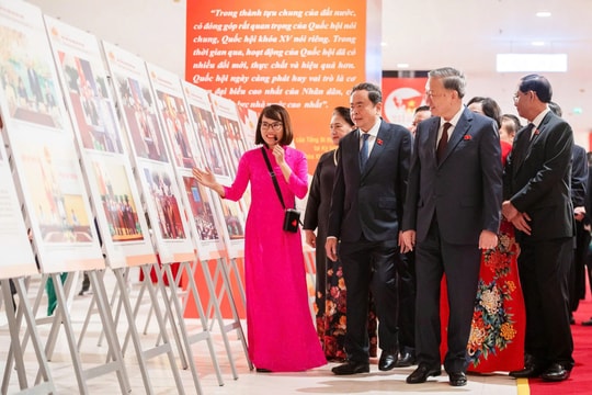 Triển lãm ảnh "Quốc hội Việt Nam - 80 năm kế thừa và phát triển"