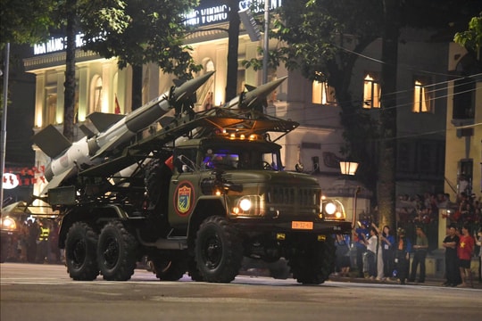 Tường thuật: Sơ duyệt cấp Nhà nước diễu binh, diễu hành tại Quảng trường Ba Đình