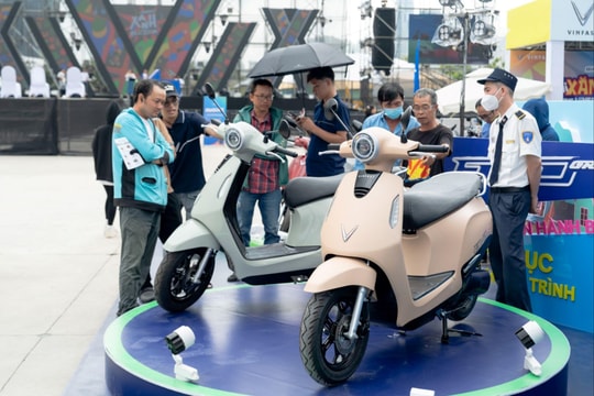 VinFast Evo Grand “châm ngòi” cơn sốt đặt cọc: Cả người dùng cá nhân và tài xế dịch vụ đều “ưng” ngay lập tức