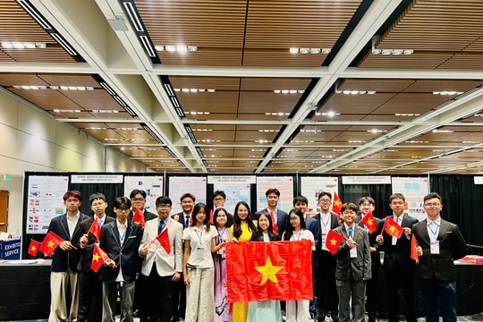 Học sinh Trường THPT Phan Huy Chú - Đống Đa đoạt Huy chương Vàng cuộc thi Khoa học kỹ thuật phát minh và sáng chế quốc tế