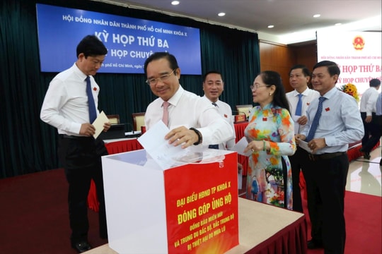 TP. Hồ Chí Minh hỗ trợ cán bộ, công chức, người lao động vay 300 triệu đồng tạo việc mới sau hợp nhất