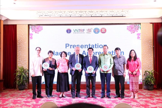 Cam kết duy trì những điểm đến du lịch không khói thuốc