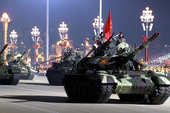 Các khối xe, pháo của Quân đội tiến hành sơ duyệt tại khu vực Quảng trường Ba Đình